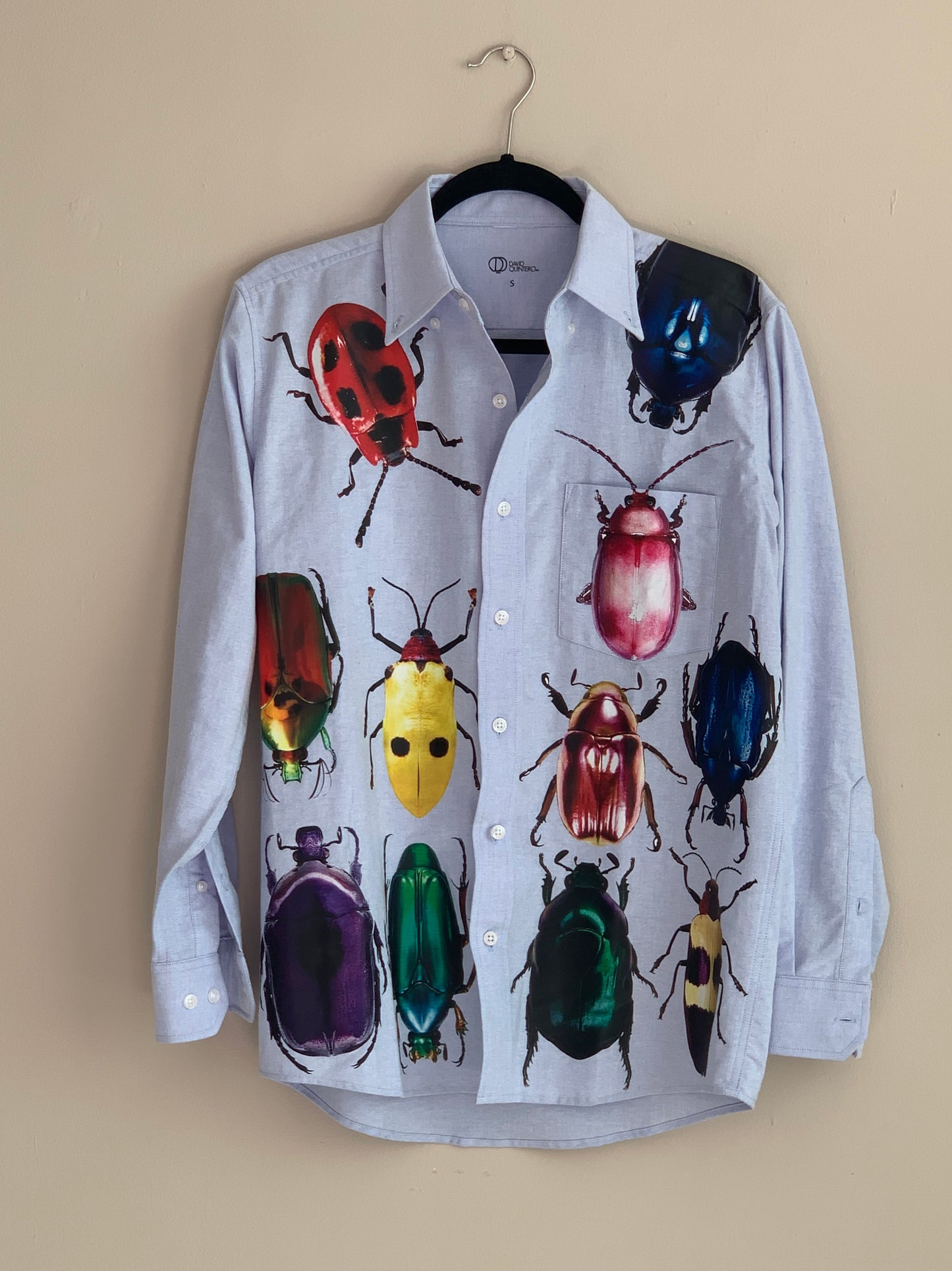 Camisa escarabajos