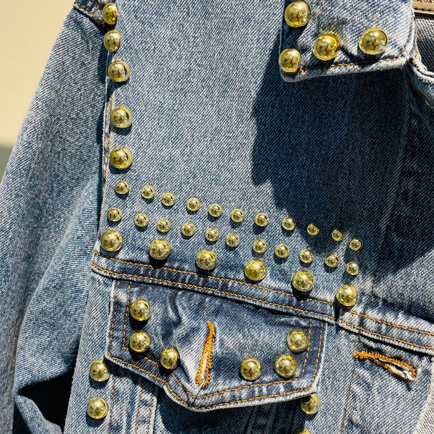 DENIM JACKET GOLDEN PEARLS