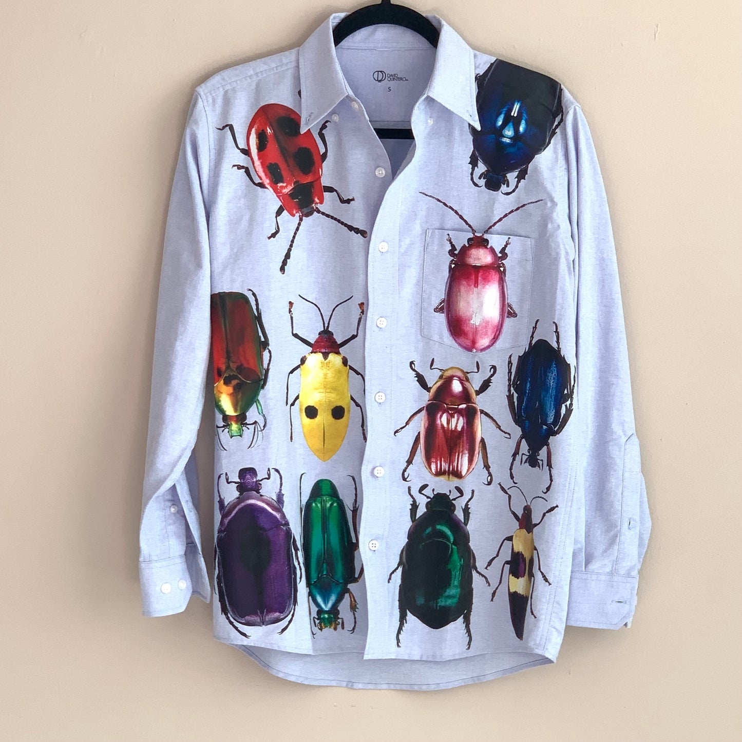 Camisa escarabajos